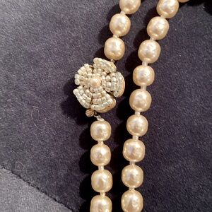 Stunning Miriam Haskell faux pearl necklace